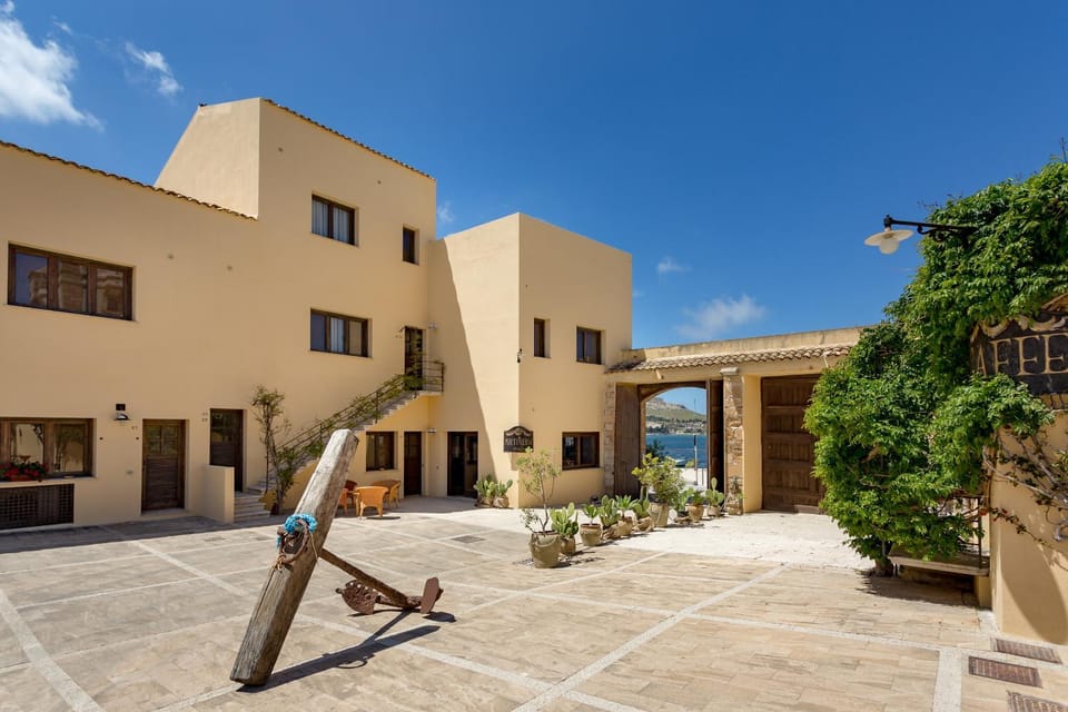 Property building, Facade/entrance, Day