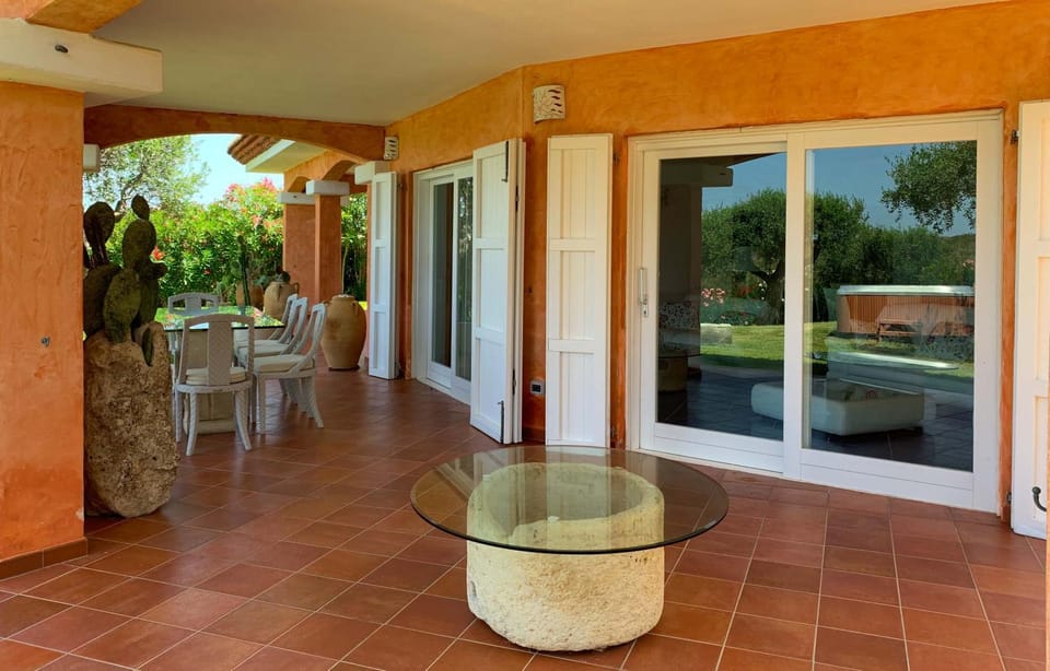 Patio, Facade/entrance, Balcony/Terrace, Decorative detail