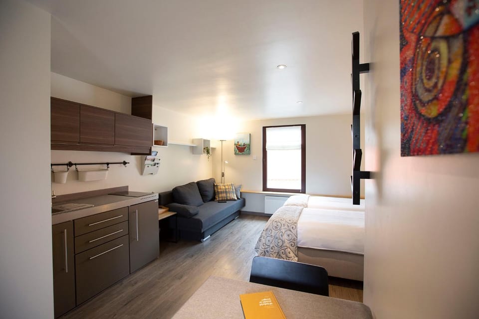 Kitchen or kitchenette, Photo of the whole room, Seating area