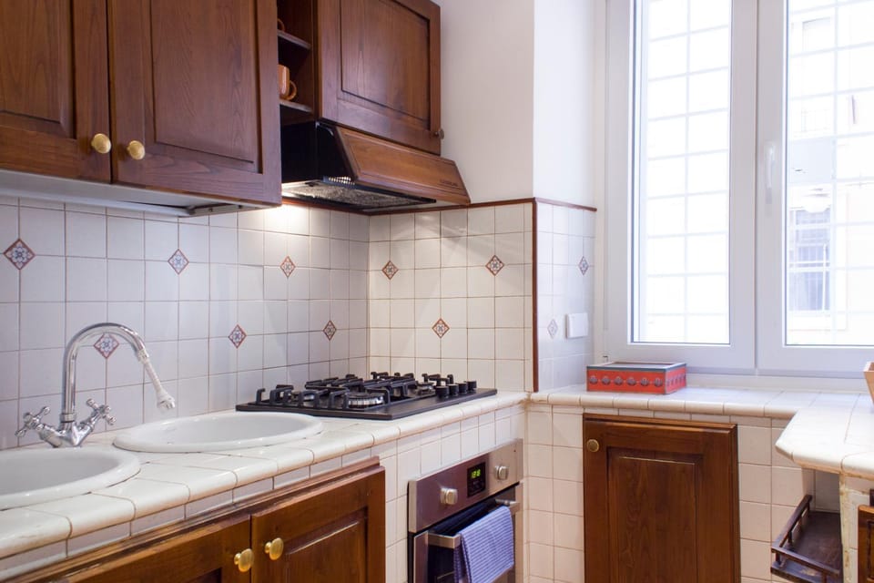 Kitchen or kitchenette, Garden view, Inner courtyard view