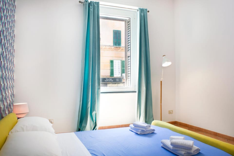 Day, Bedroom