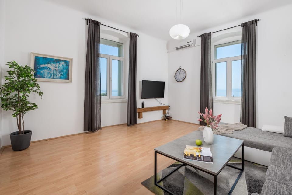 TV and multimedia, Living room
