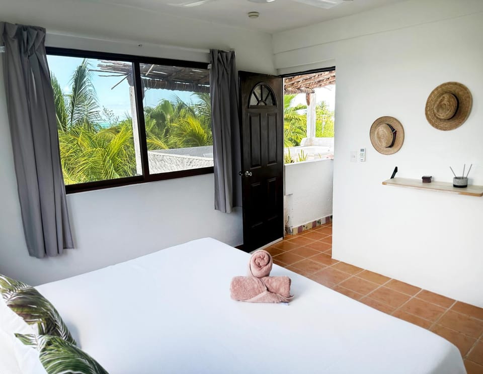 Bed, Photo of the whole room, Decorative detail, Bedroom, towels