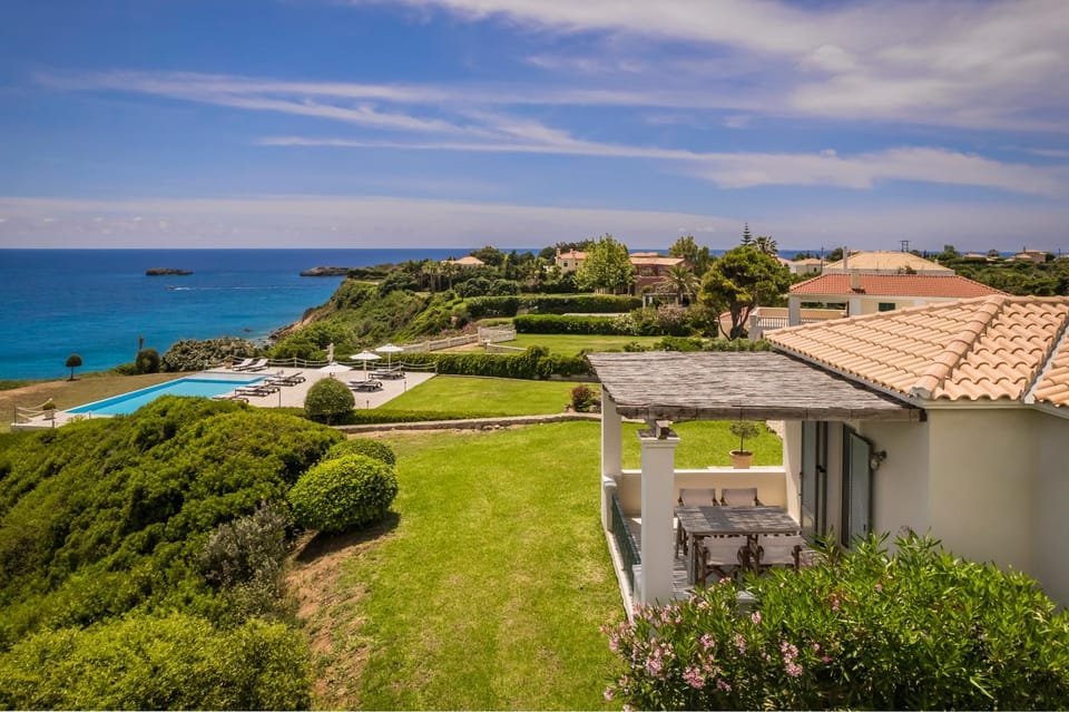 Property building, Natural landscape, Sea view, Swimming pool