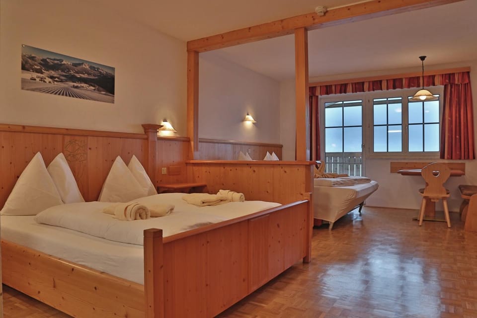 Living room, Photo of the whole room