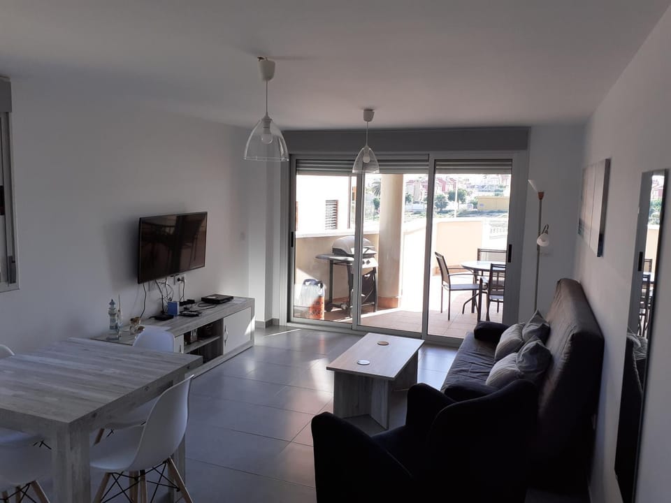 BBQ facilities, Balcony/Terrace, Living room