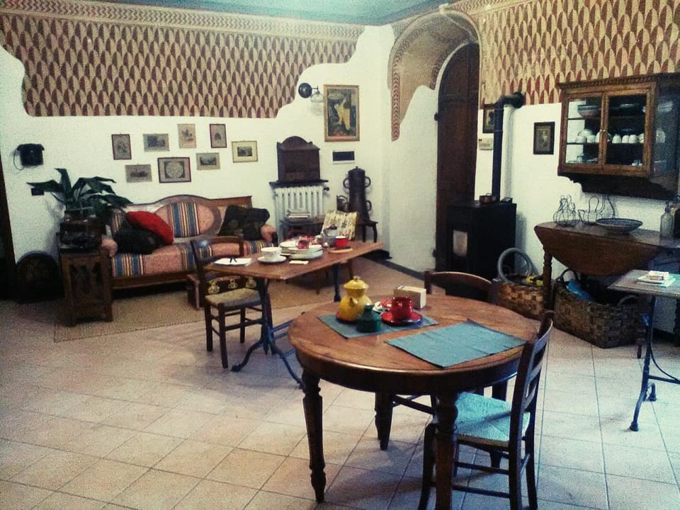 Communal lounge/ TV room, Lobby or reception