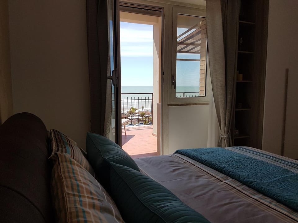 Bed, View (from property/room), Photo of the whole room, Bedroom, Sea view