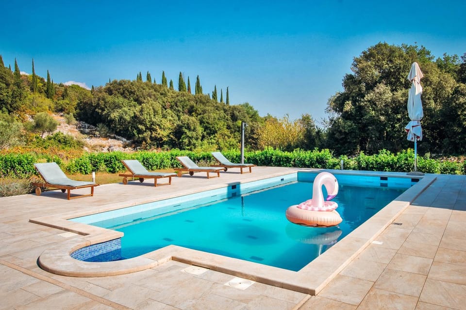 Pool view, Swimming pool, sunbed