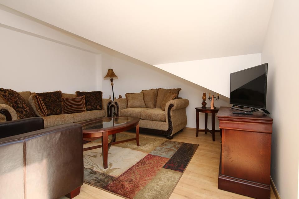 Living room, Photo of the whole room