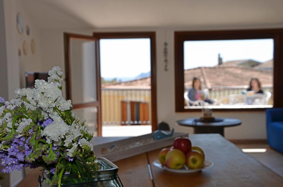Communal lounge/ TV room, Library, Balcony/Terrace