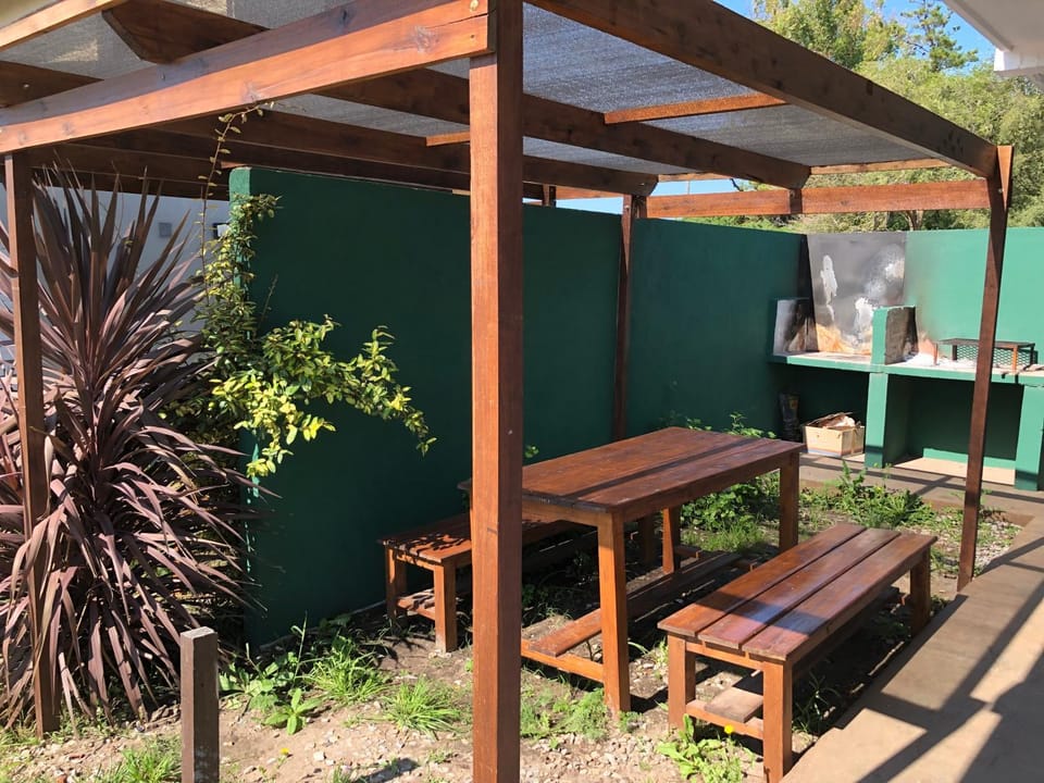 Patio, BBQ facilities, Dining area, Garden view