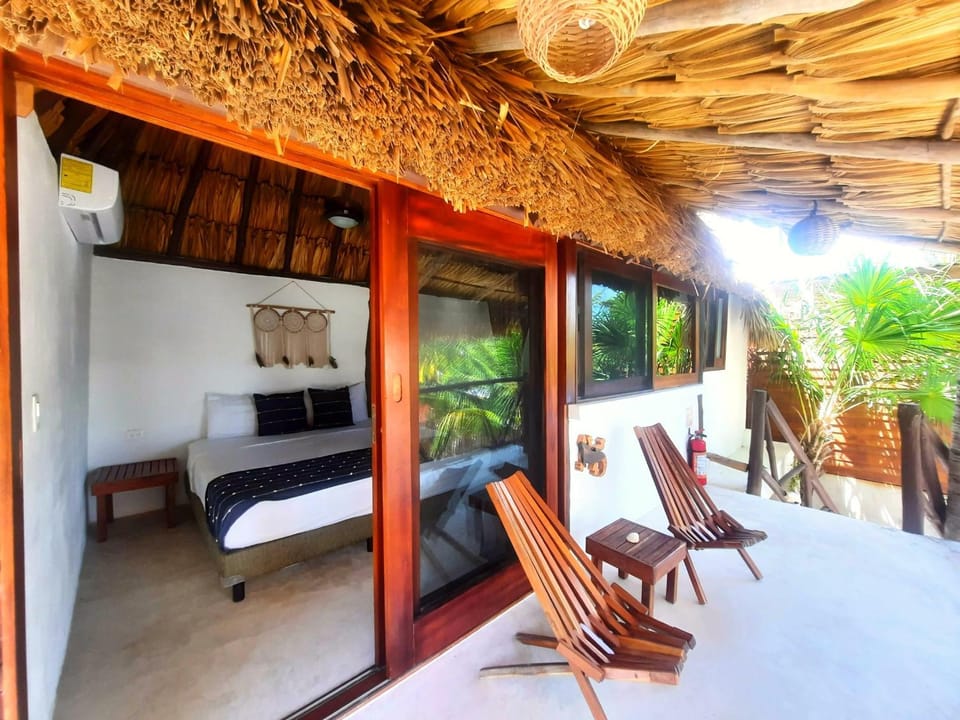 Bed, Balcony/Terrace, Photo of the whole room, air conditioner