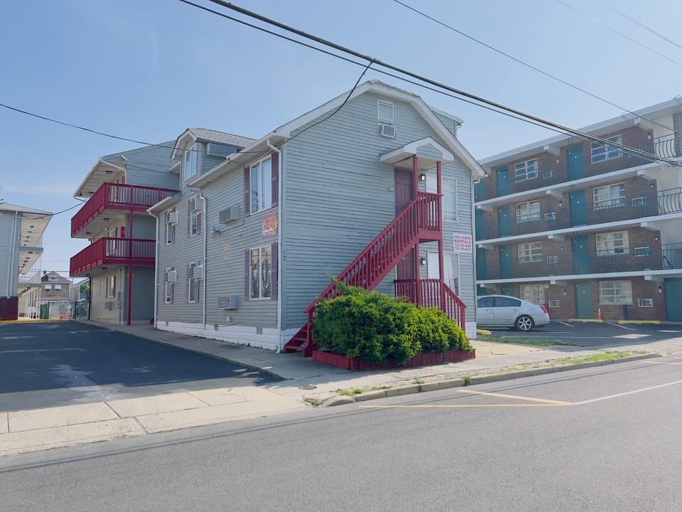 Property building, Day, Street view
