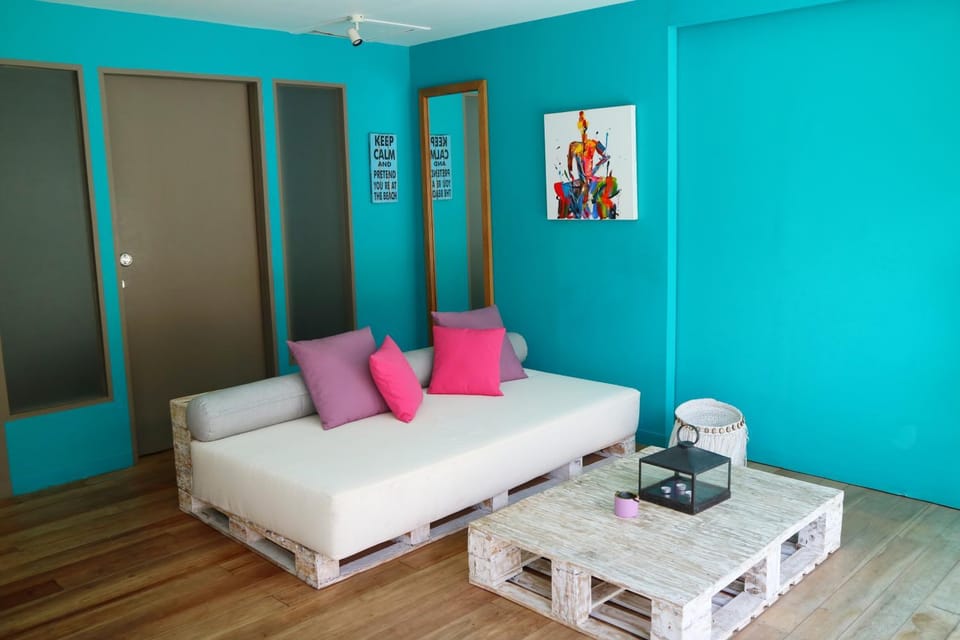 Patio, Balcony/Terrace, Living room, Decorative detail, Seating area
