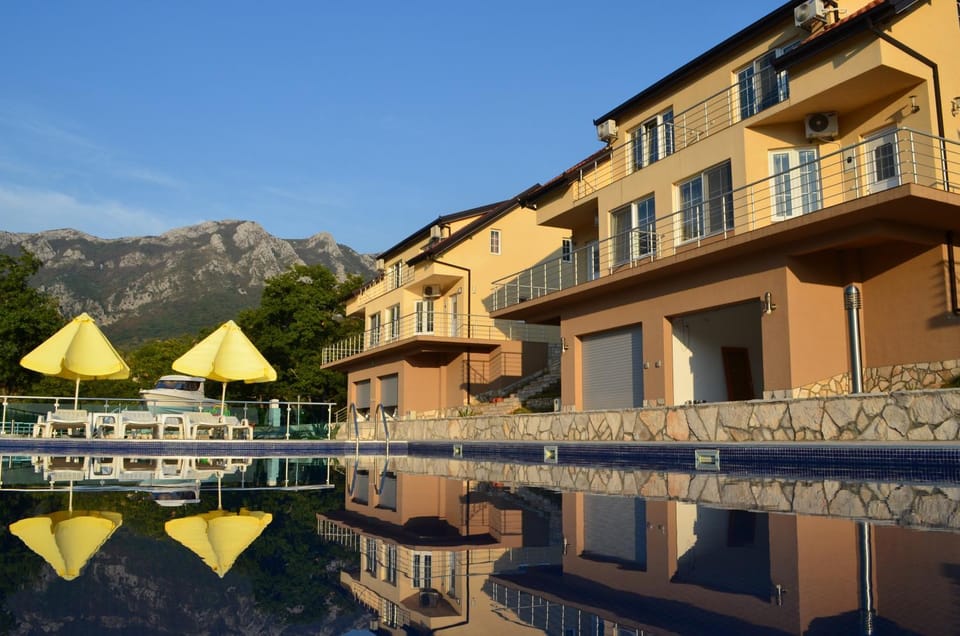 Facade/entrance, Swimming pool