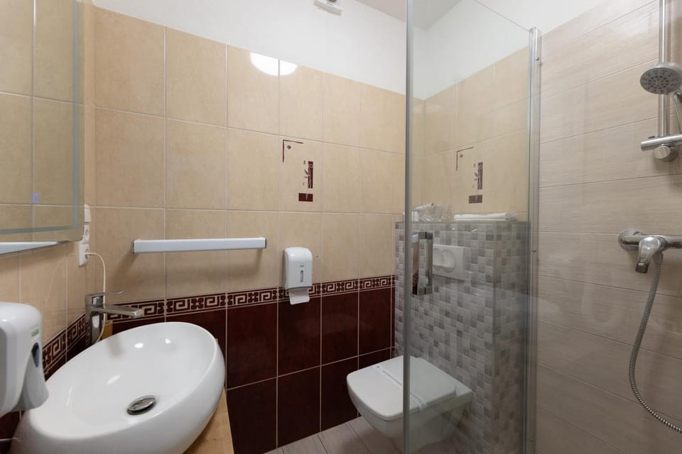 Shower, Toilet, Bathroom