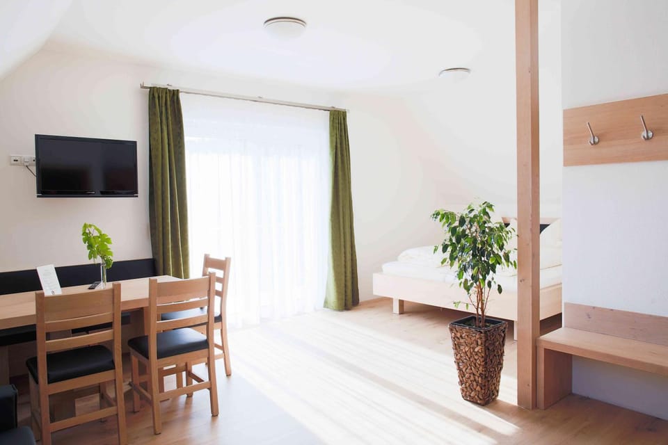 Living room, Dining area, Bedroom