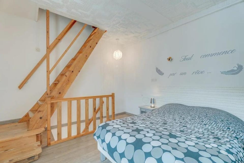 LEPETIT NID DU MONT Maison normande proche de la baie du Mont Saint Michel House in Brittany