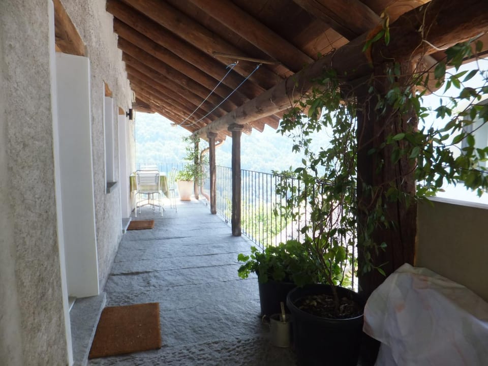 Facade/entrance, Balcony/Terrace, Balcony/Terrace, Seating area