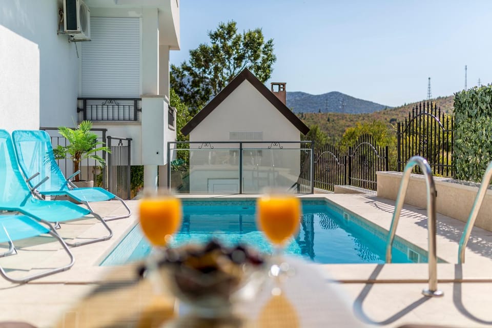 Day, Summer, On site, Pool view, Swimming pool, Swimming pool