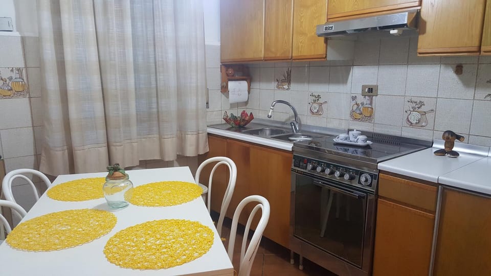 TV and multimedia, Coffee/tea facilities, Kitchen or kitchenette
