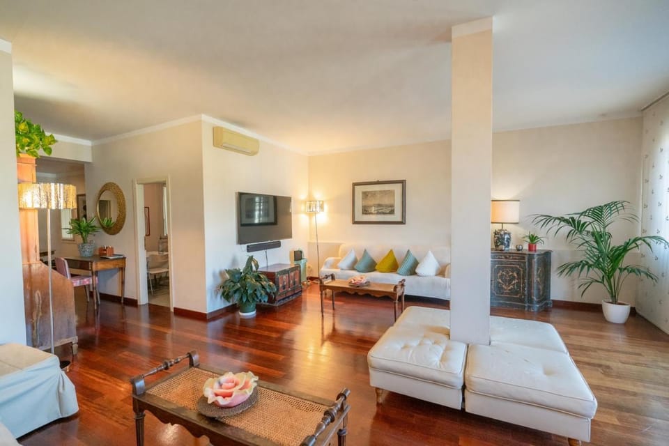TV and multimedia, Living room, air conditioner