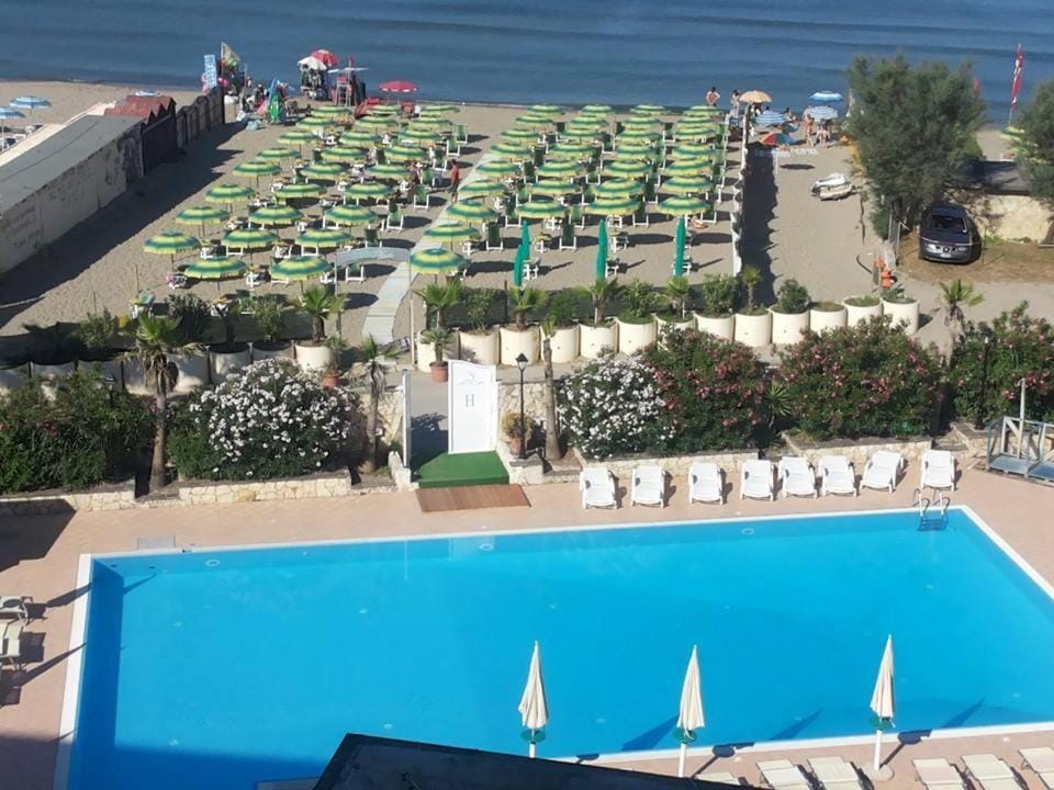 Beach, Swimming pool