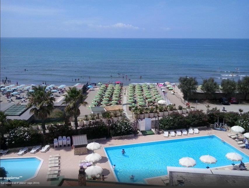 Beach, Swimming pool