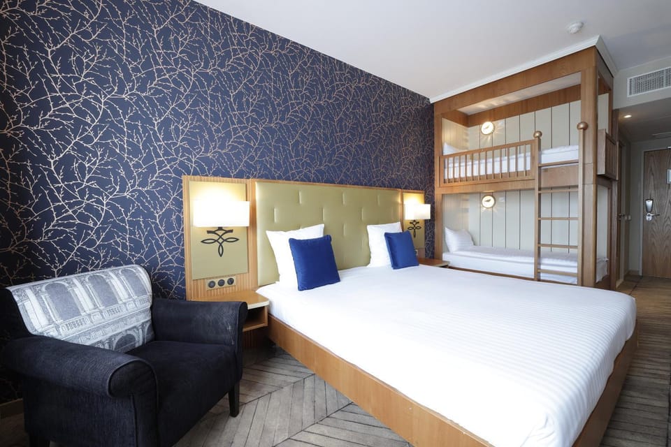 Bed, Photo of the whole room, Bedroom, bunk bed