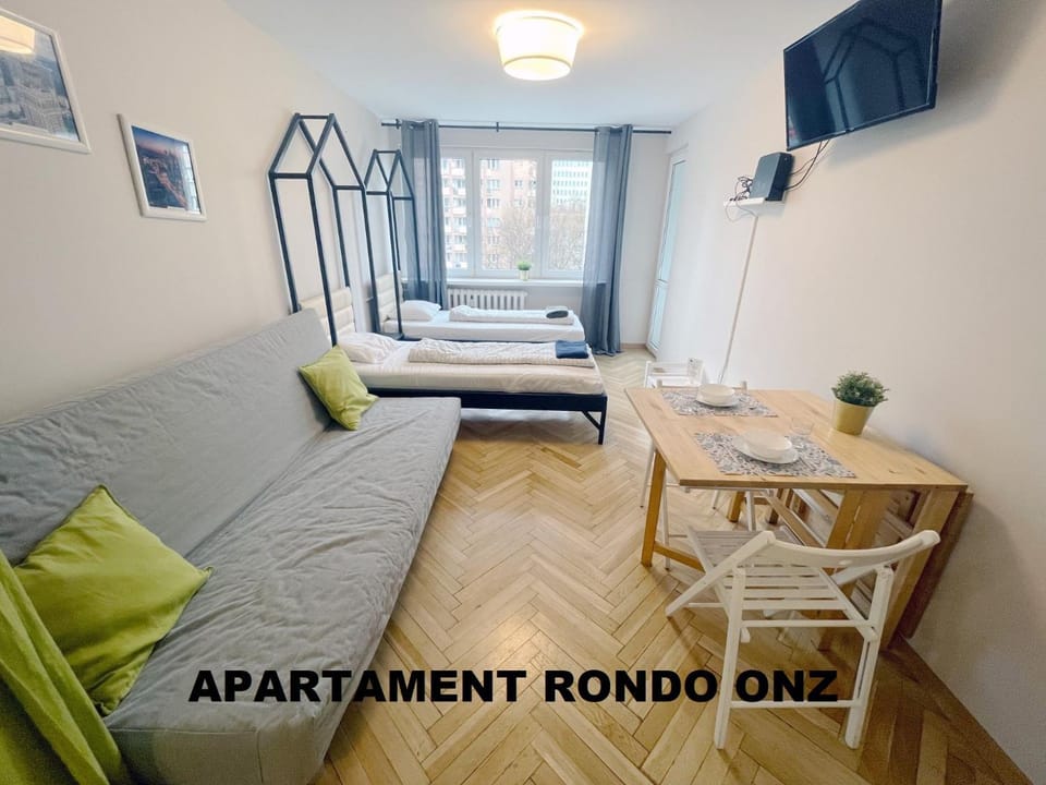 Bed, TV and multimedia, Living room, Dining area