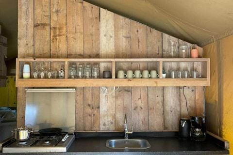 Camping 7Huizen aan Zee Campground/ 
RV Resort in Scharendijke