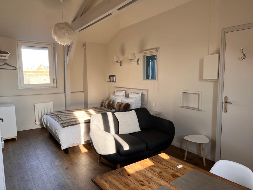 Bed, Photo of the whole room