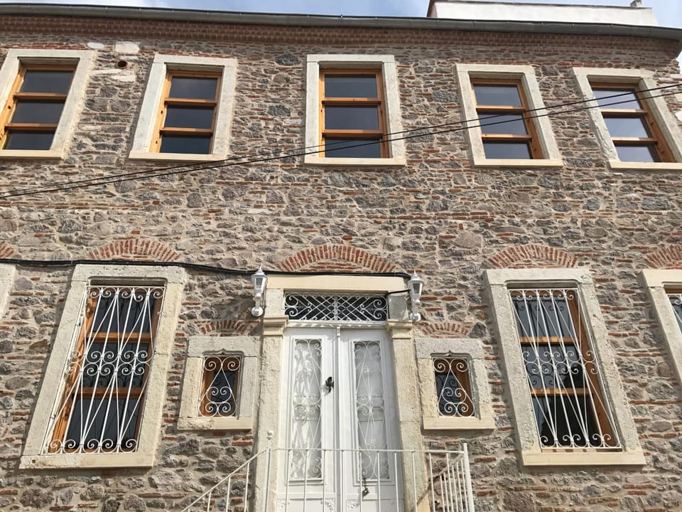 Facade/entrance