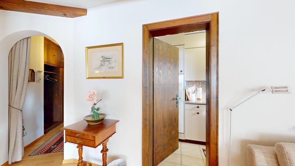 Polaschin Apartment in Samedan
