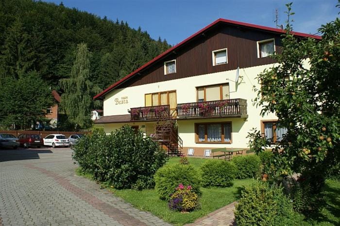 Property building, Facade/entrance