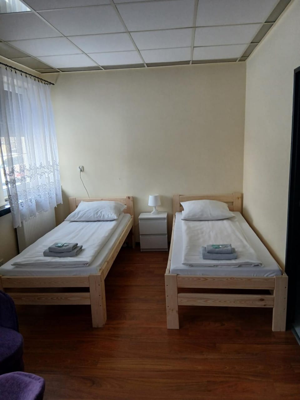 ETNA - Hostel -Noclegi Rzeszów 24 Pokoje -PARKING- Hostel in Poland