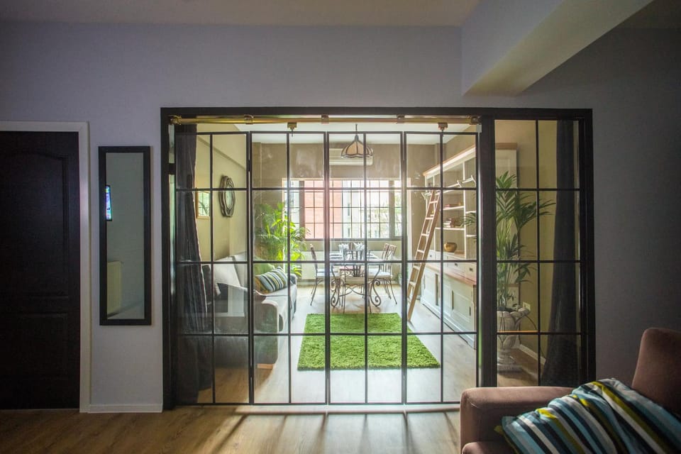 Coffee/tea facilities, Kitchen or kitchenette, Living room