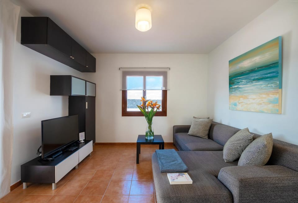 Communal lounge/ TV room, TV and multimedia