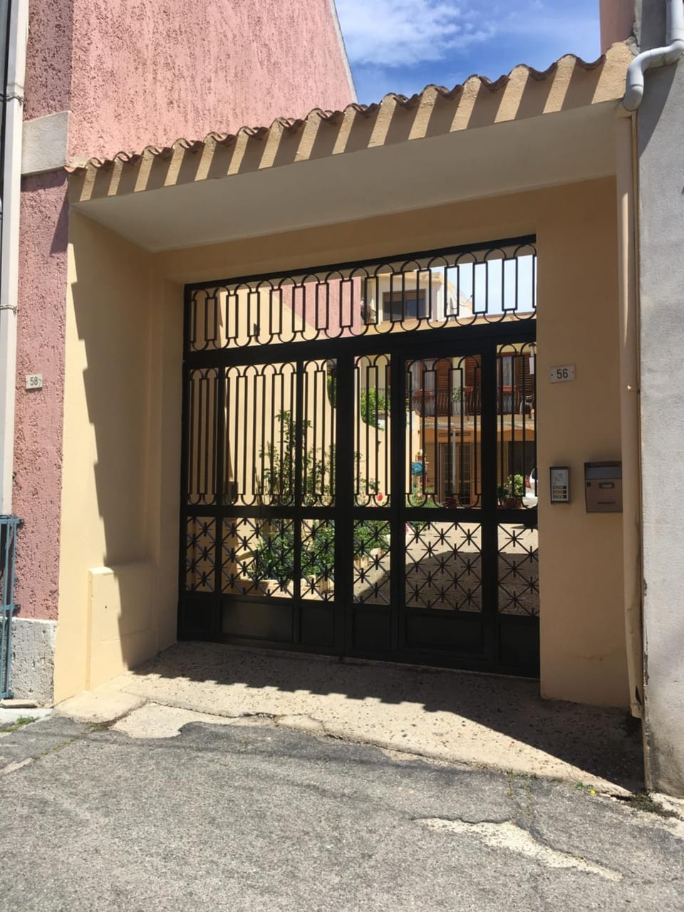 Property building, Facade/entrance, Street view