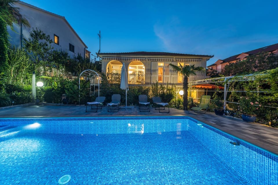 Natural landscape, Balcony/Terrace, Swimming pool, Swimming pool