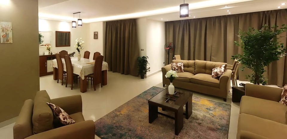 Seating area, Dining area