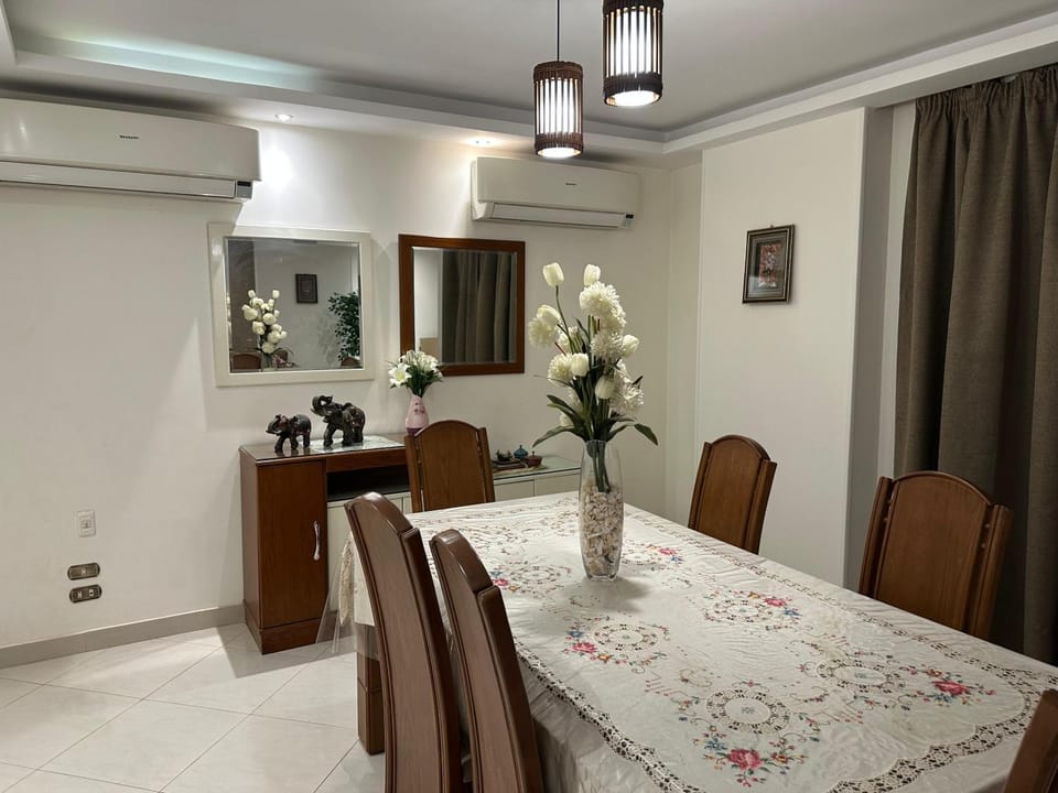 Dining area, Dinner