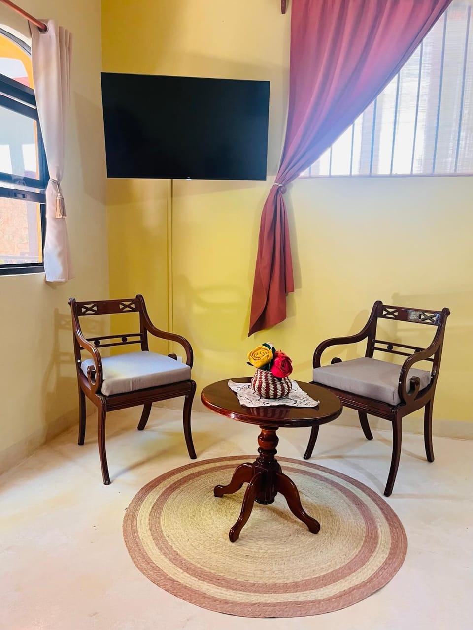 TV and multimedia, Seating area