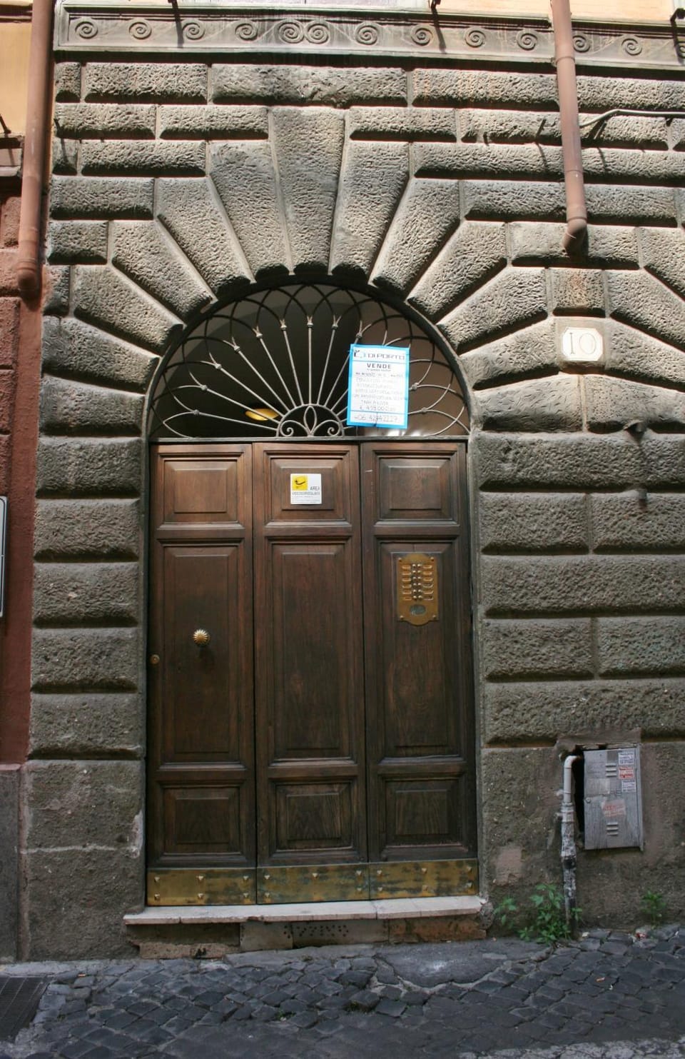Facade/entrance