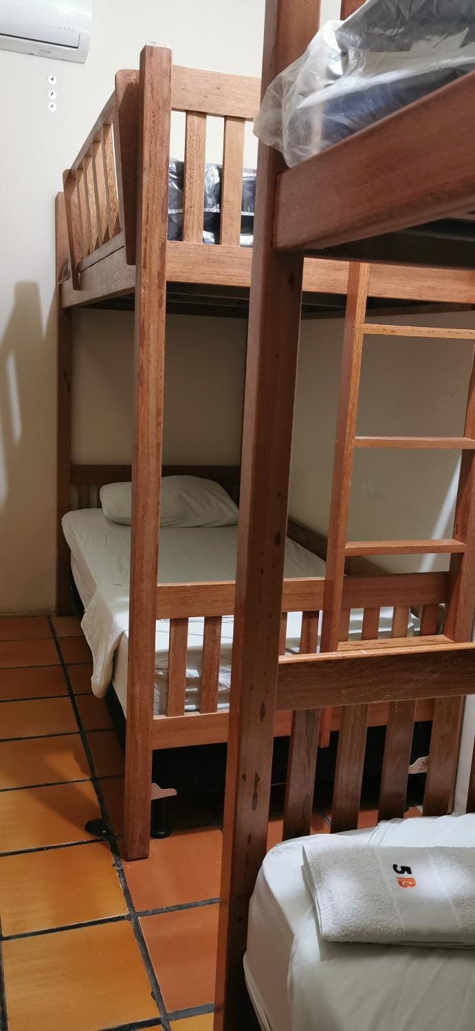 Bedroom, bunk bed