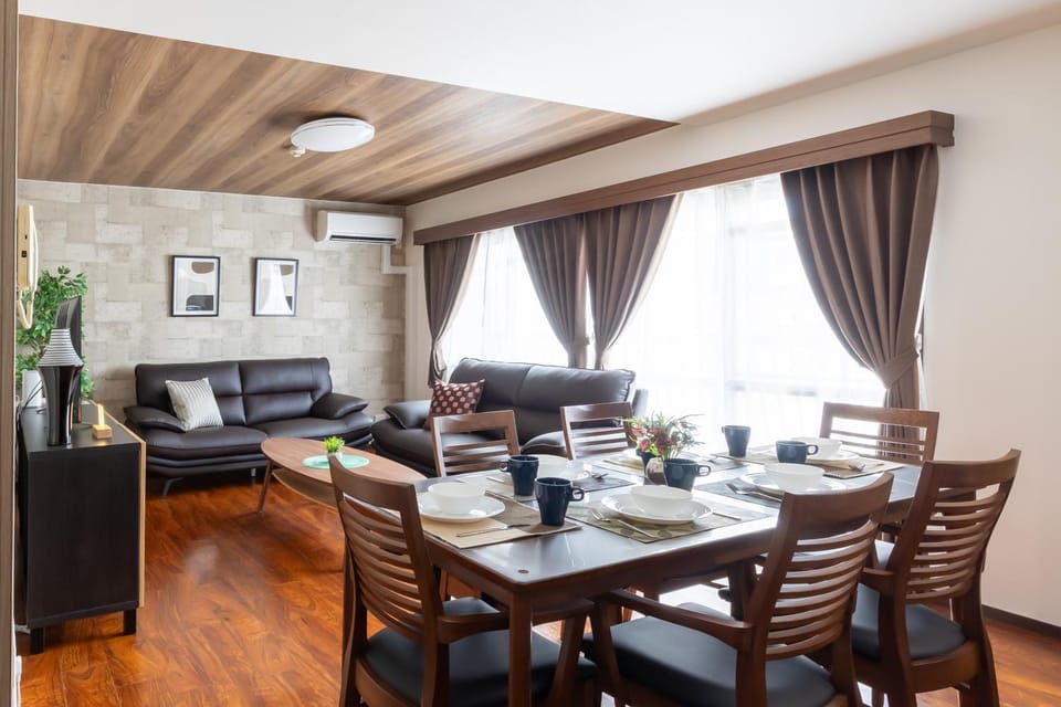 Living room, Dining area