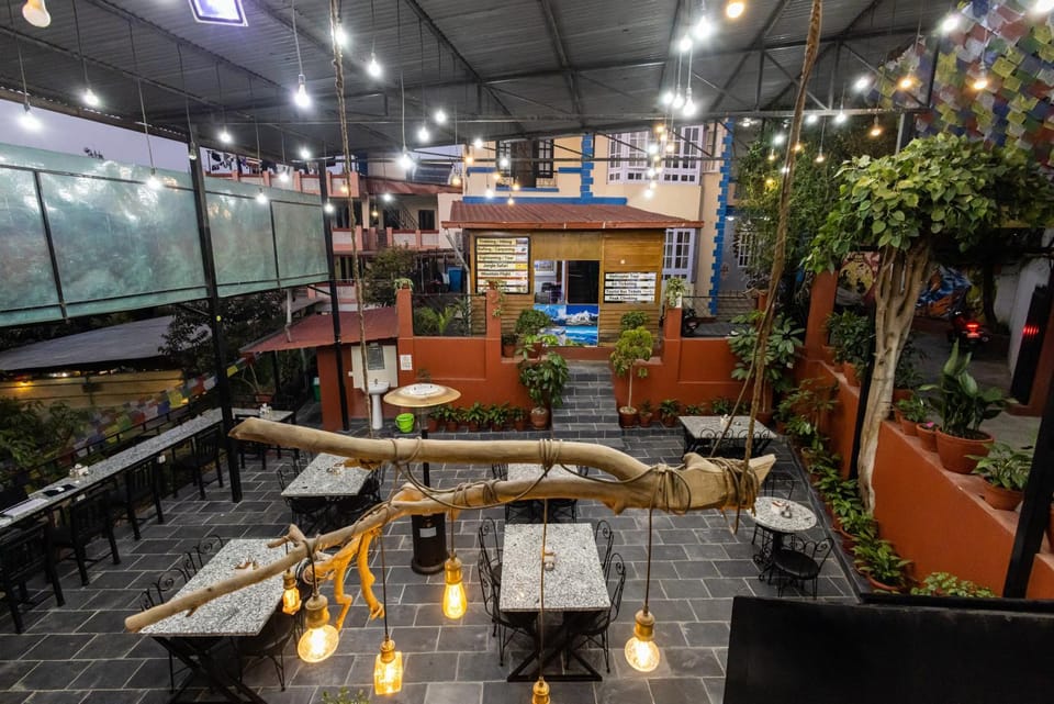 Restaurant/places to eat, Restaurant/places to eat