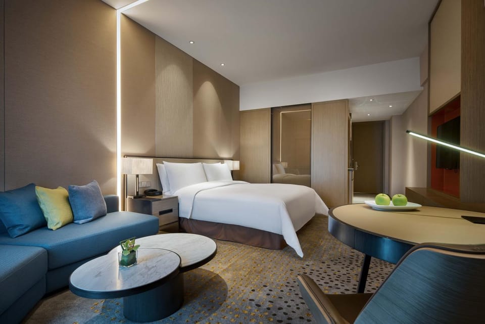 Bed, Living room, Photo of the whole room, Seating area, Bedroom