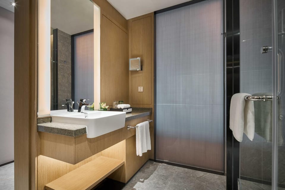 Shower, Bathroom, towels